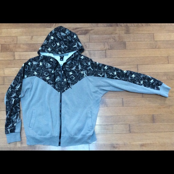 Disney Nightmare Before Xmas Hoodie - Picture 2 of 3